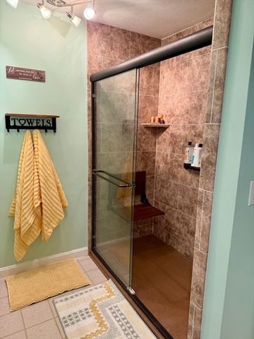 51 Slater St, Attleboro, MA 02703