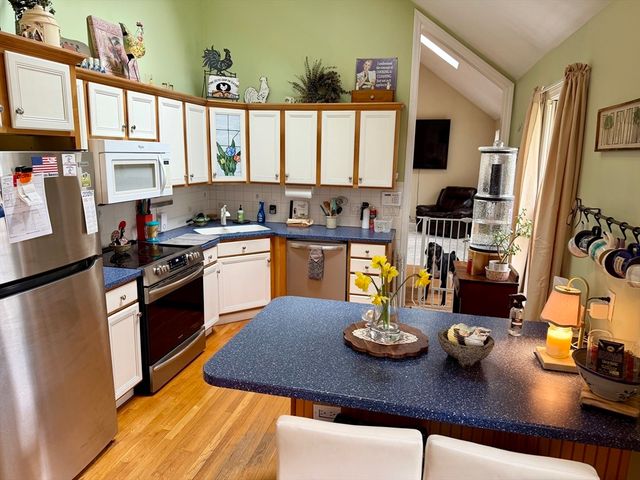 51 Slater St, Attleboro, MA 02703