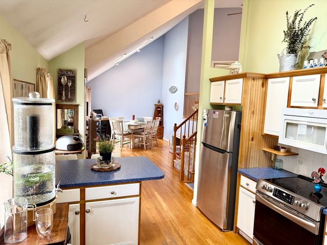 51 Slater St, Attleboro, MA 02703