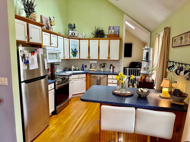 51 Slater St, Attleboro, MA 02703