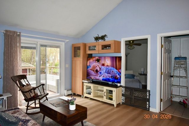 51 Slater St, Attleboro, MA 02703
