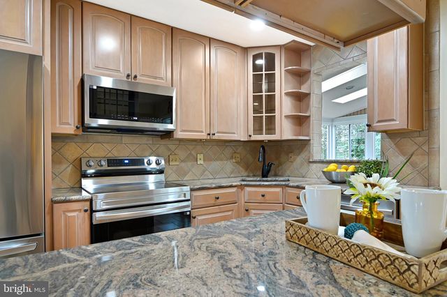 6634 CARDINGTON CT, Burke, VA 22015