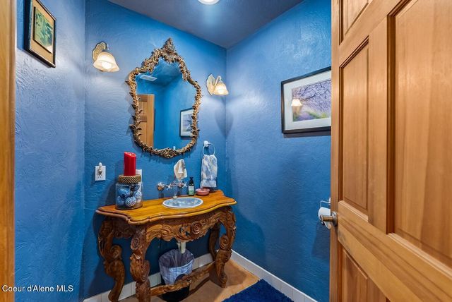 123 E Mountain View RD, Clark Fork, ID 83811