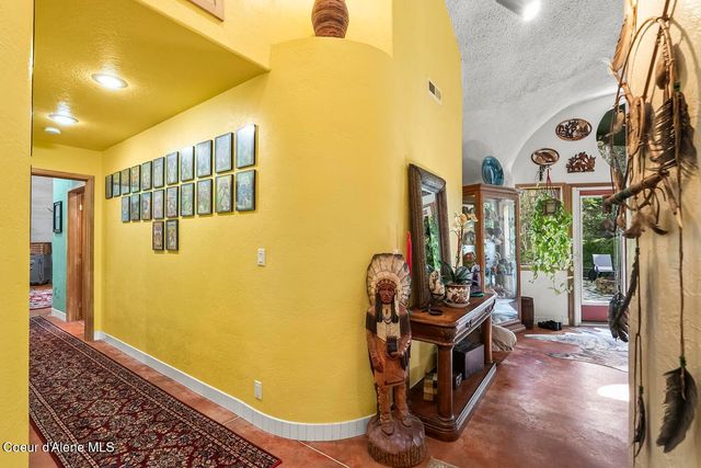 123 E Mountain View RD, Clark Fork, ID 83811