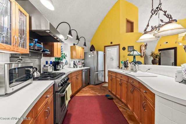 123 E Mountain View RD, Clark Fork, ID 83811