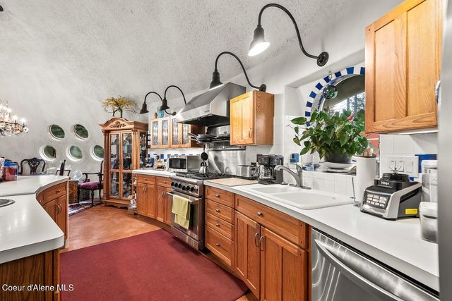 123 E Mountain View RD, Clark Fork, ID 83811