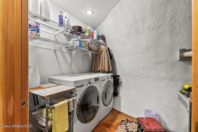 123 E Mountain View RD, Clark Fork, ID 83811