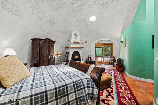 123 E Mountain View RD, Clark Fork, ID 83811