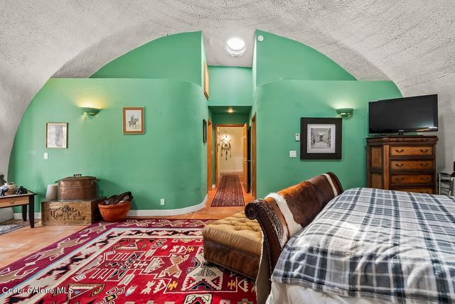 123 E Mountain View RD, Clark Fork, ID 83811