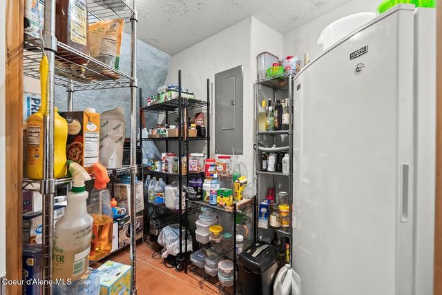 123 E Mountain View RD, Clark Fork, ID 83811