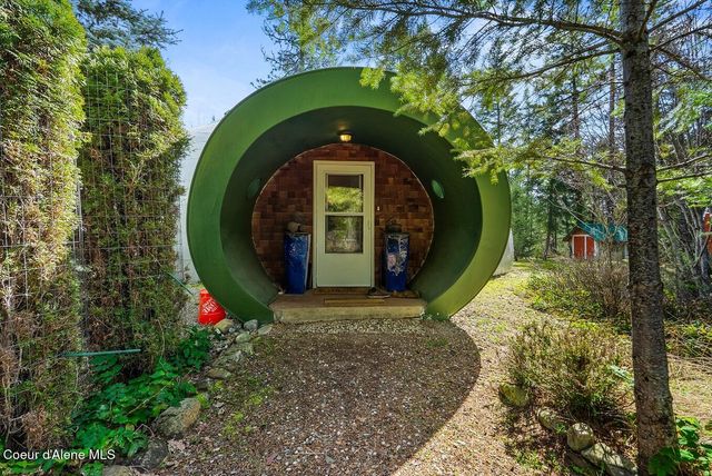 123 E Mountain View RD, Clark Fork, ID 83811