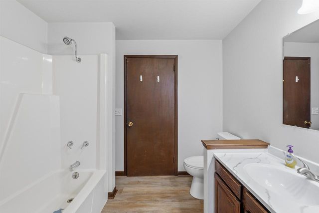 370 N Main Street, Juneau, WI 53039