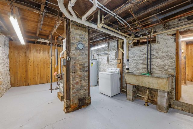 370 N Main Street, Juneau, WI 53039