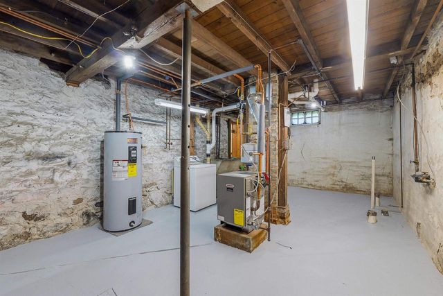 370 N Main Street, Juneau, WI 53039
