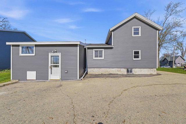 370 N Main Street, Juneau, WI 53039