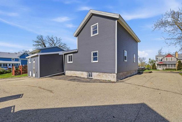 370 N Main Street, Juneau, WI 53039