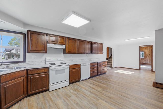 370 N Main Street, Juneau, WI 53039