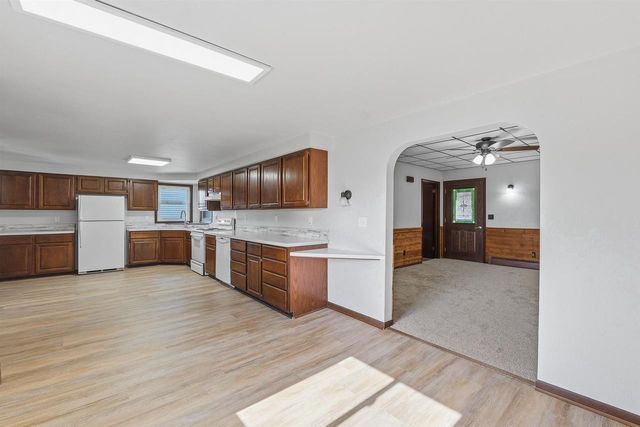370 N Main Street, Juneau, WI 53039