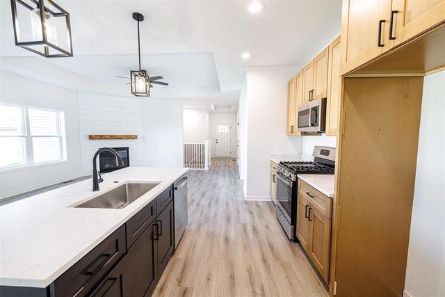 3801 N Woodbury Lane, Janesville, WI 53545