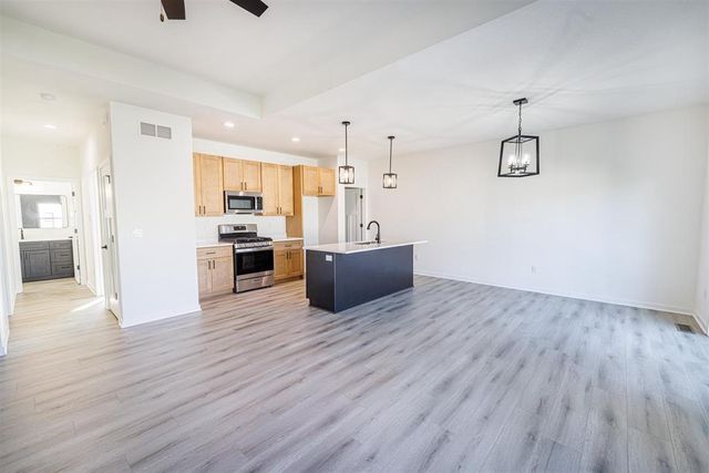 3801 N Woodbury Lane, Janesville, WI 53545