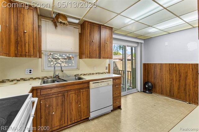 7919 Harding Street, Taylor, MI 48180