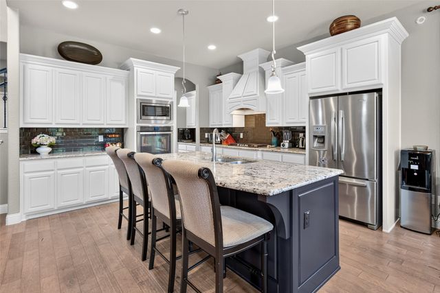 2705 Sky Ridge Road, Arlington, TX 76001