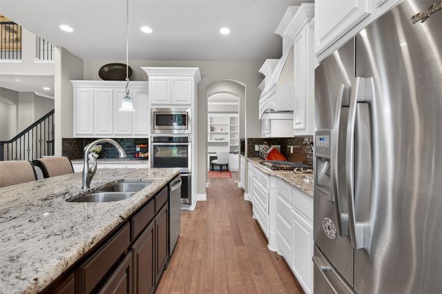 2705 Sky Ridge Road, Arlington, TX 76001