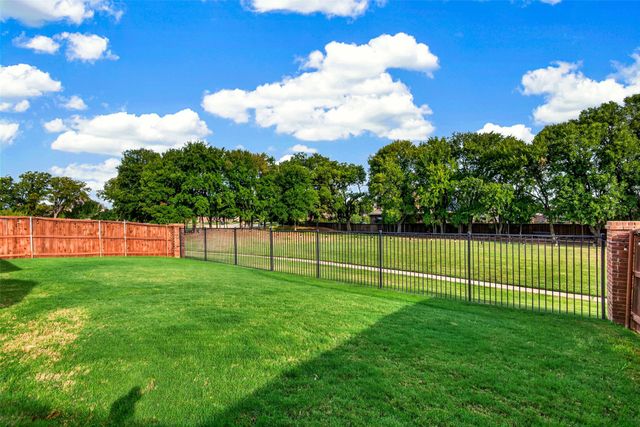 2705 Sky Ridge Road, Arlington, TX 76001