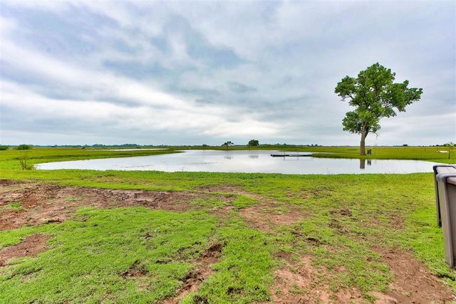 528 E Cottonwood Road, Washington, OK 73093