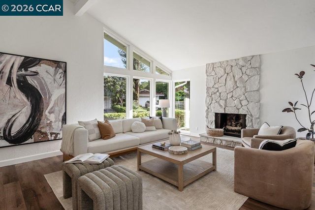 3104 Kirby Ln, Walnut Creek, CA 94598