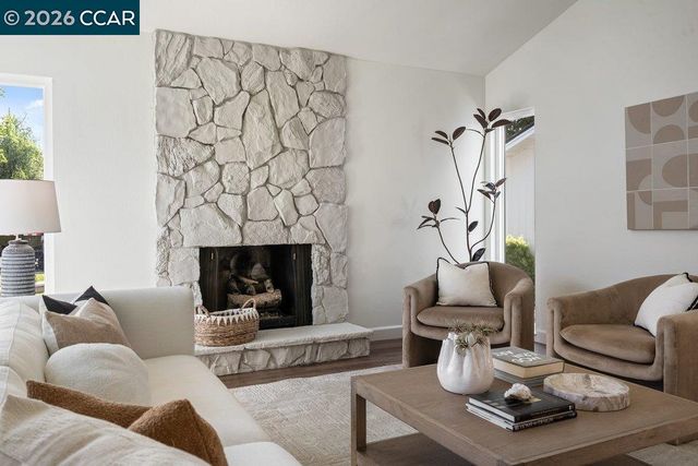 3104 Kirby Ln, Walnut Creek, CA 94598