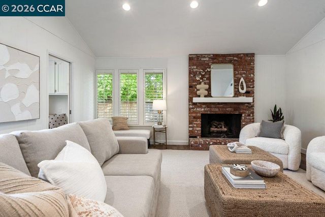 3104 Kirby Ln, Walnut Creek, CA 94598
