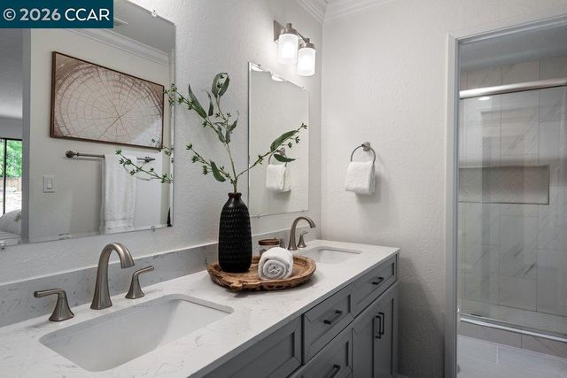 3104 Kirby Ln, Walnut Creek, CA 94598