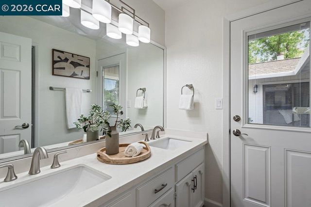 3104 Kirby Ln, Walnut Creek, CA 94598