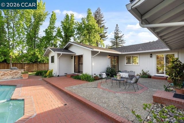 3104 Kirby Ln, Walnut Creek, CA 94598