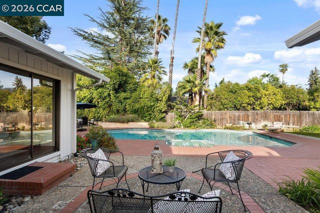 3104 Kirby Ln, Walnut Creek, CA 94598