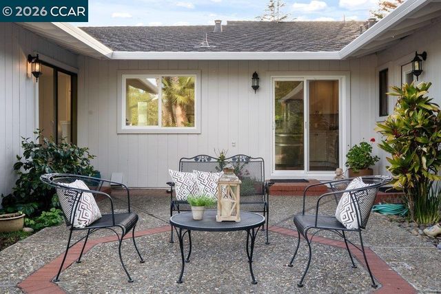 3104 Kirby Ln, Walnut Creek, CA 94598