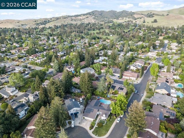 3104 Kirby Ln, Walnut Creek, CA 94598