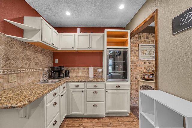 816 Rosehaven Drive, Altus, OK 73521