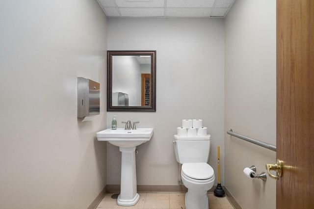 1637 W College Street, Springfield, MO 65806