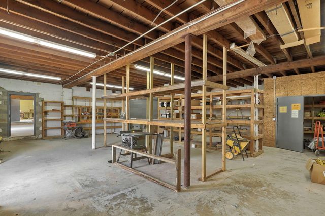 1637 W College Street, Springfield, MO 65806
