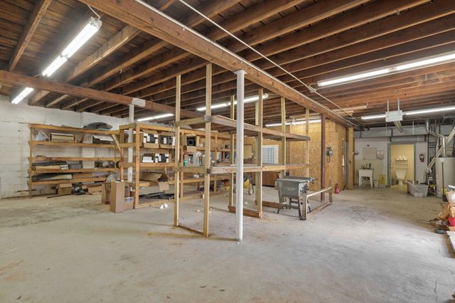 1637 W College Street, Springfield, MO 65806