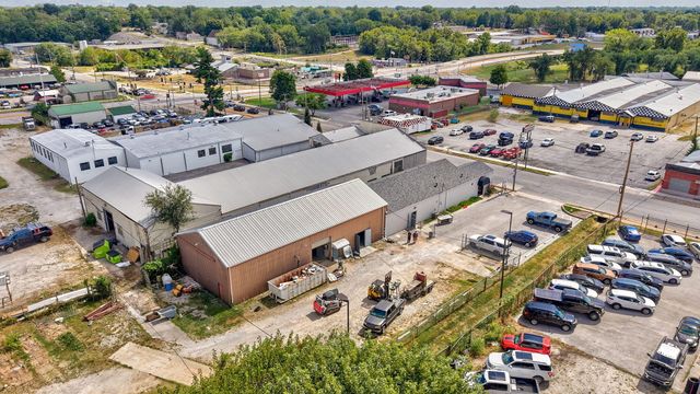 1637 W College Street, Springfield, MO 65806