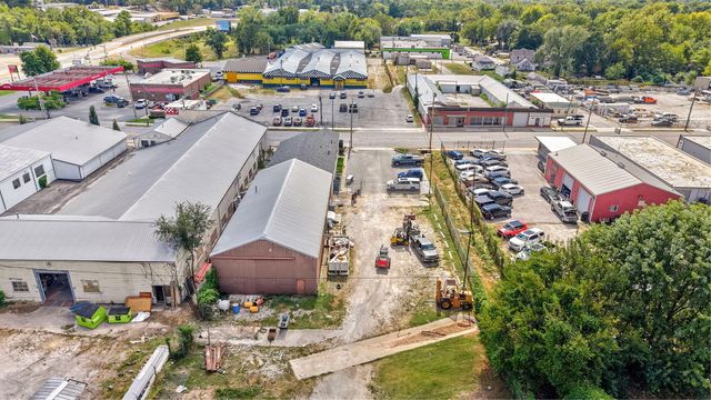 1637 W College Street, Springfield, MO 65806