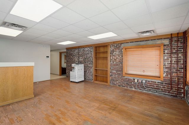 1637 W College Street, Springfield, MO 65806
