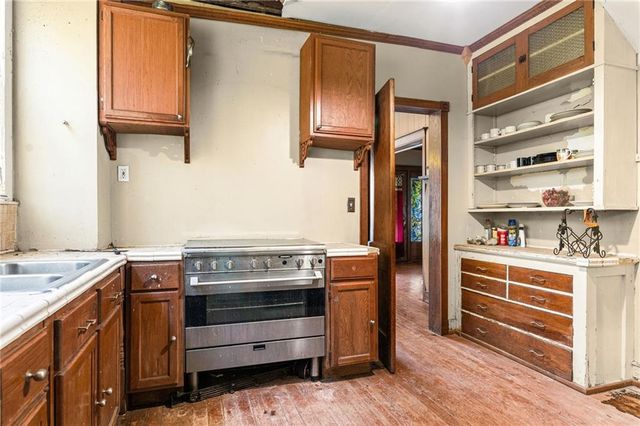 524 Cypress Avenue, Kansas City, MO 64124