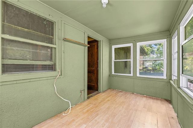524 Cypress Avenue, Kansas City, MO 64124