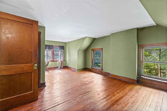 524 Cypress Avenue, Kansas City, MO 64124