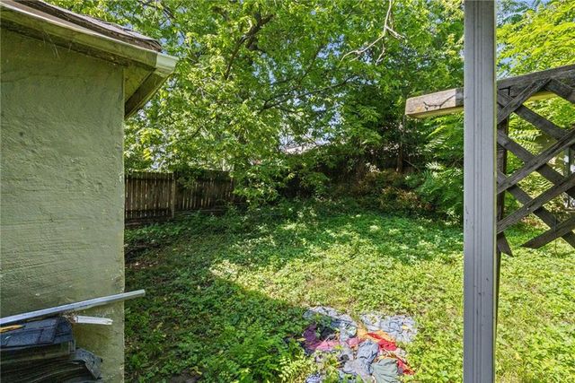 524 Cypress Avenue, Kansas City, MO 64124