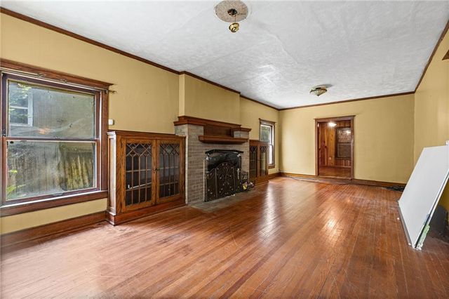 524 Cypress Avenue, Kansas City, MO 64124